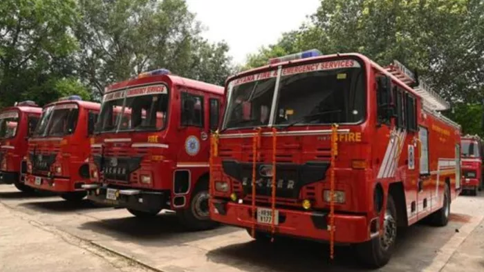 आपात स्थिति को लेकर दमकलकर्मियों की छुट्टियां स्थगित