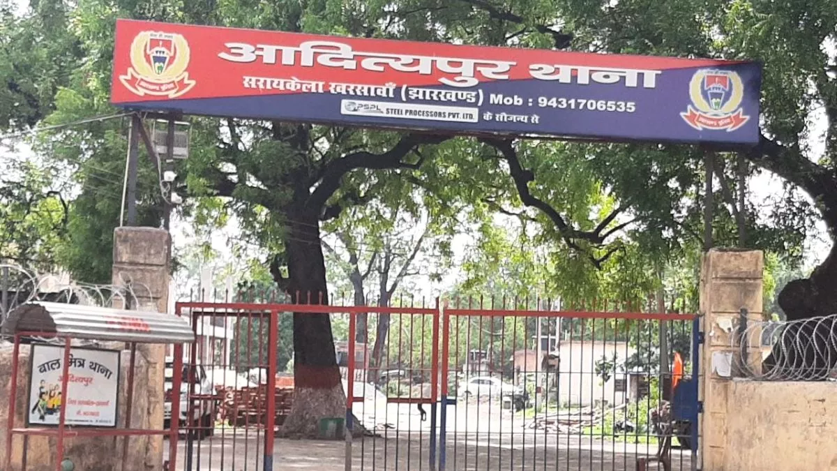 आदित्यपुर थाना में आत्महत्या के मामले में महिला दारोगा और कॉन्स्टेबल सस्पेंड, SP ने लिया एक्शन