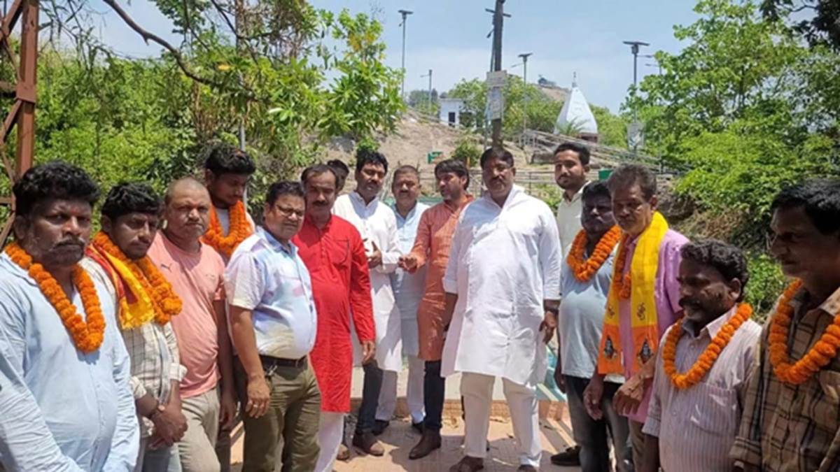 https://www.jagranimages.com/images/newimg/10052025/10_05_2025-kashi_vishwanath_temple_23934840.jpg