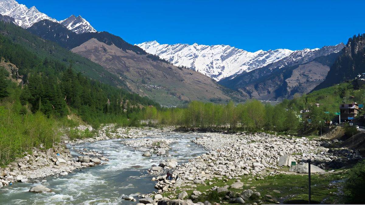 this hill station of india is famous as mini israel its beauty is such that you wont feel like coming back