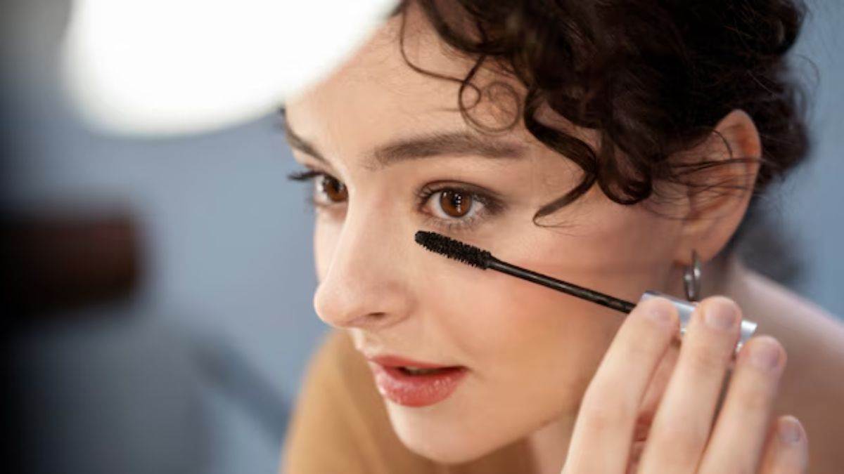 https://www.jagranimages.com/images/newimg/10052025/10_05_2025-mascara_23934854.jpg