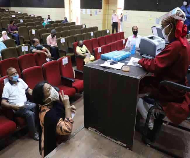 गृहकर जमा कराने को बुजुर्गो के लिए अब अलग काउंटर Dehradun News