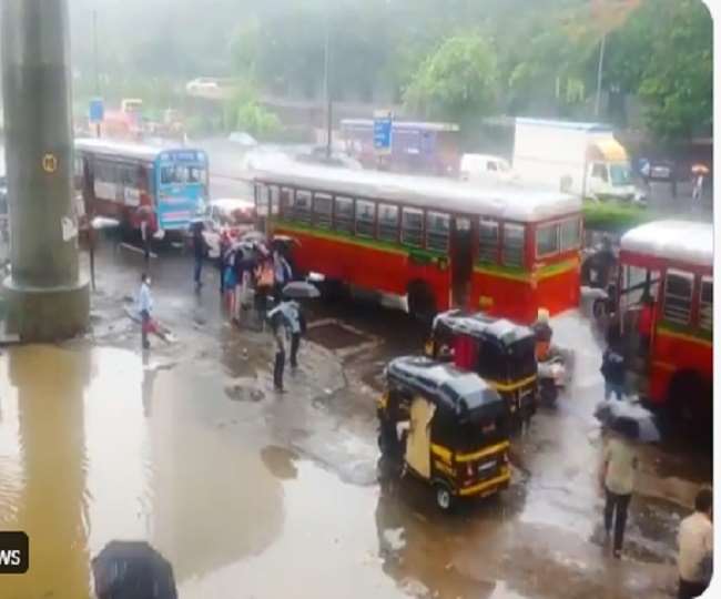 मानसून तेजी से आगे बढ़ रहा है, कई राज्यों में भारी बारिश की चेतावनी (फाइल फोटो)