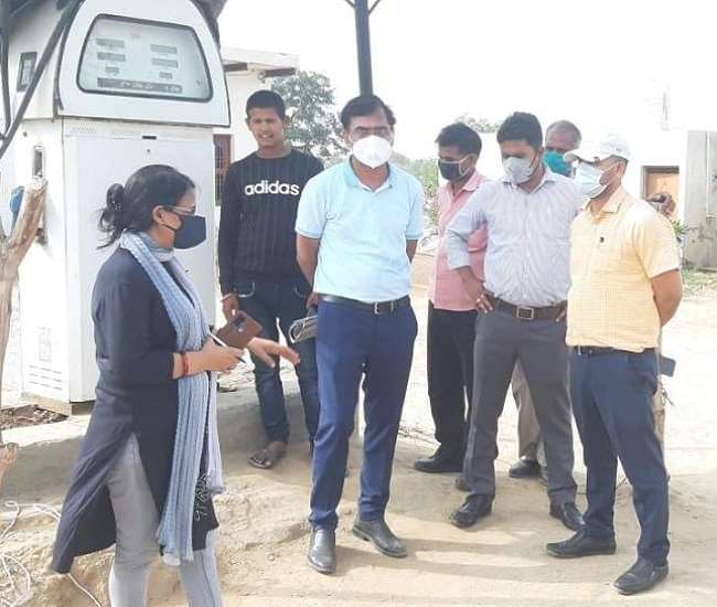 seizure of two illegally operated bio diesel petrol pumps in aligarhs iglas