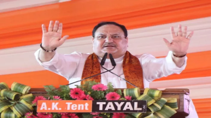 गोरखपुर में जनसभा को संबोधित करते भाजपा के राष्ट्रेय अध्यक्ष जेपी नड्डा। - जागरण