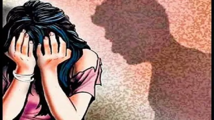 मुस्लिम युवक ने हिंदू बनकर शादी का झांसा दे किया दुष्कर्म। (प्रतीकात्मक तस्वीर)