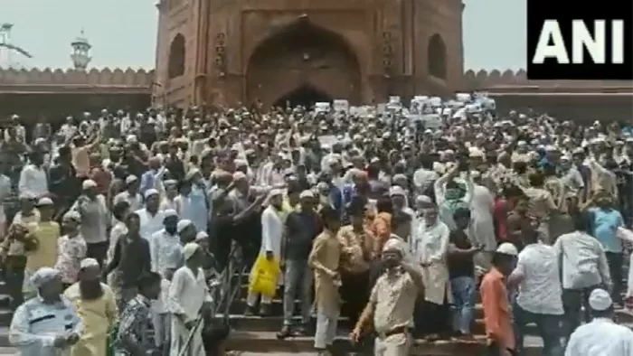 Nupur Sharma Hate Remarks:नूपुर शर्मा पर FIR दर्ज होने के बाद गिरफ्तारी की मांग, जामा मस्जिद के बाहर जोरदार प्रदर्शन
