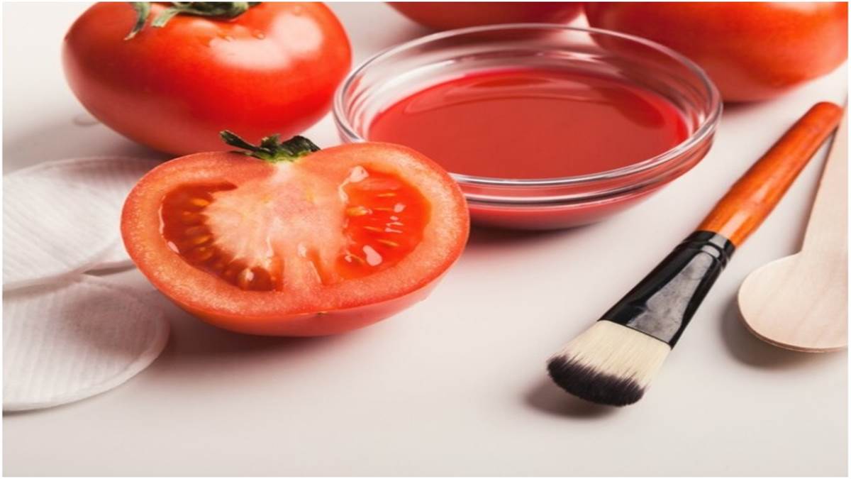 Tomato Face Masks: चेहरे पर रोज़ लगाएंगे टमाटर का फेस पैक, तो नहीं पड़ेगी महंगे प्रोडक्ट्स की ज़रूरत - tamatar ka face pack kaise banayein Tomato Face Masks For Clear And Glowing