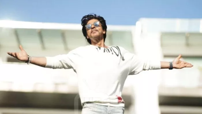 Shah Rukh Khan 300 Fans Create History as they made guinness world record- Photo/Instagram
