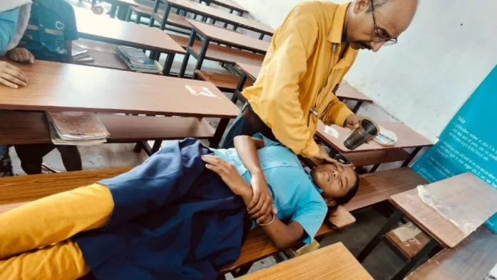 शेखपुरा में प्रचंड गर्मी से कई स्कूलों में बच्चे बेहोश