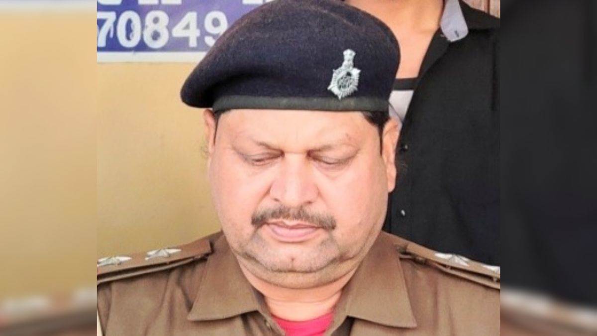 madhubani news si suspended for bribery in harlakhi police station