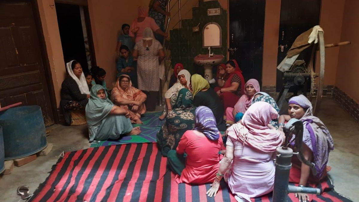 ncr ghaziabad news son dead and mother critical after shooting over old feud