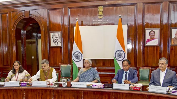 वाणिज्यिक बैंकों के पास मार्च, 2024 तक 78,213 करोड़ रुपये की राशि पड़ी हुई।