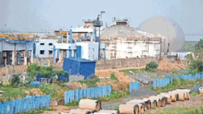 दीघा में निर्माणाधीन सीवर ट्रीटमेंट और सोलर प्लांट। (जागरण)