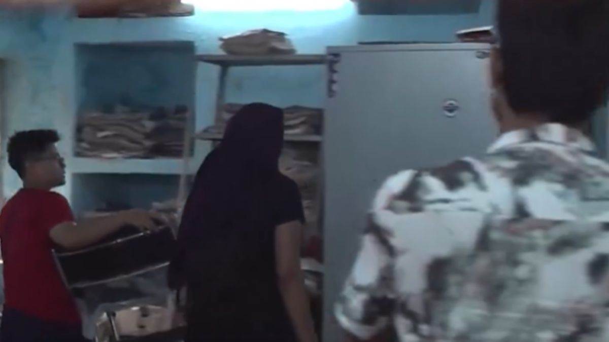 https://www.jagranimages.com/images/newimg/10062025/10_06_2025-raja_raghuvanshi_murder_case_23960036.jpg