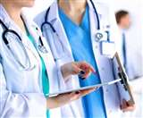 बुनकरों के लिए एक फ्री क्लीनिक शुरू की है।