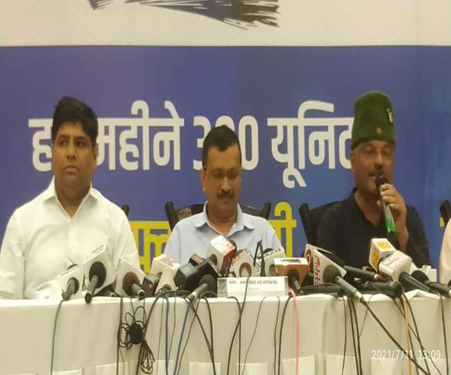 उत्तराखंड: केजरीवाल ने CM बदलने पर भाजपा को लिया आड़े हाथ।