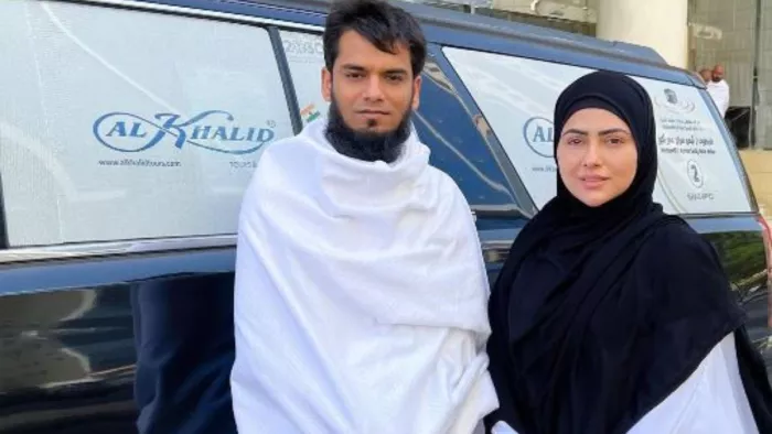 Sana Khan shared pictures of Haj pilgrimage furious users said You are hungry for publicity.