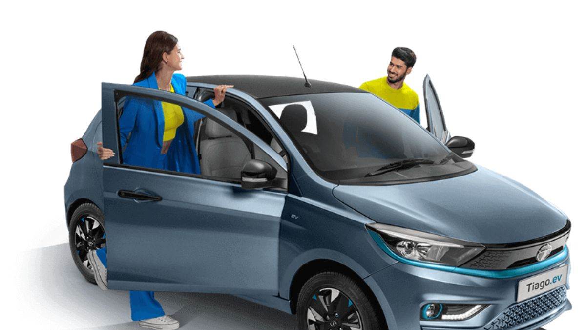 https://www.jagranimages.com/images/newimg/10072023/10_07_2023-tata_tiago_1_23466518.jpg
