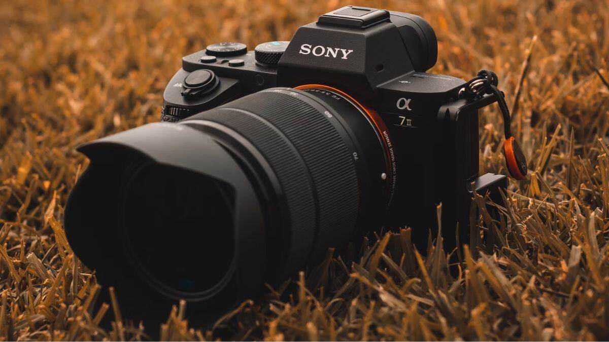 प्रीमियम Sony Cameras के नए फीचर्स देखकर फोटोग्राफर्स ने भी बजायी तालियाँ! मिलेगी 4K वीडियो और एचडी फोटो