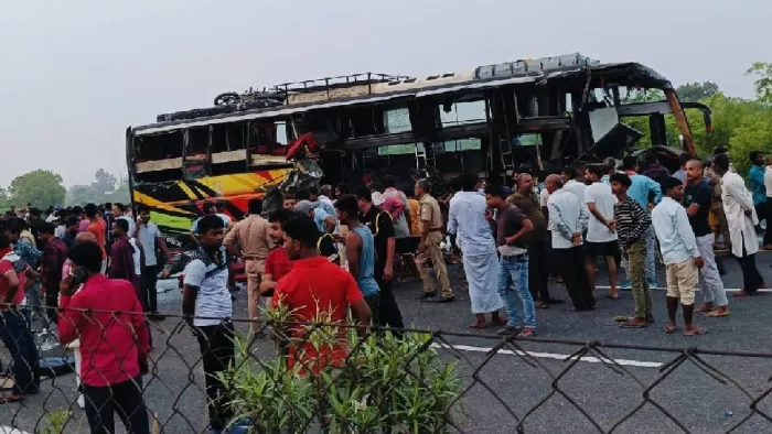 उन्नाव बस हादसे में बचे लोगों की जुबानी