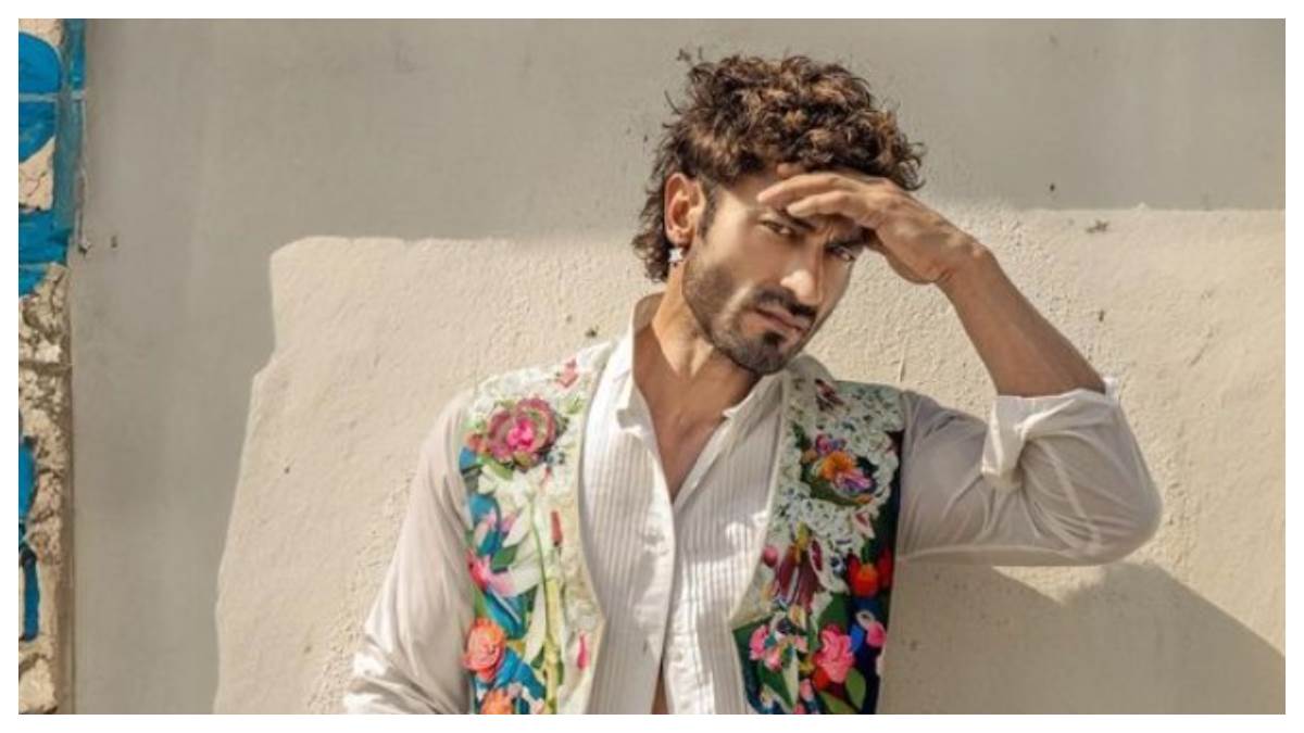 https://www.jagranimages.com/images/newimg/10072024/10_07_2024-vidyut_jammwal_23755978.jpg