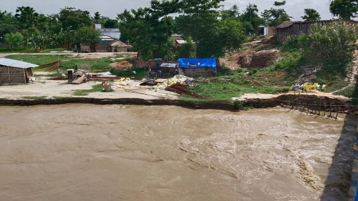 Gandak River: गंडक नदी के जलस्तर में उतार-चढ़ाव जारी, दहशत में दो दर्जन से अधिक गांव