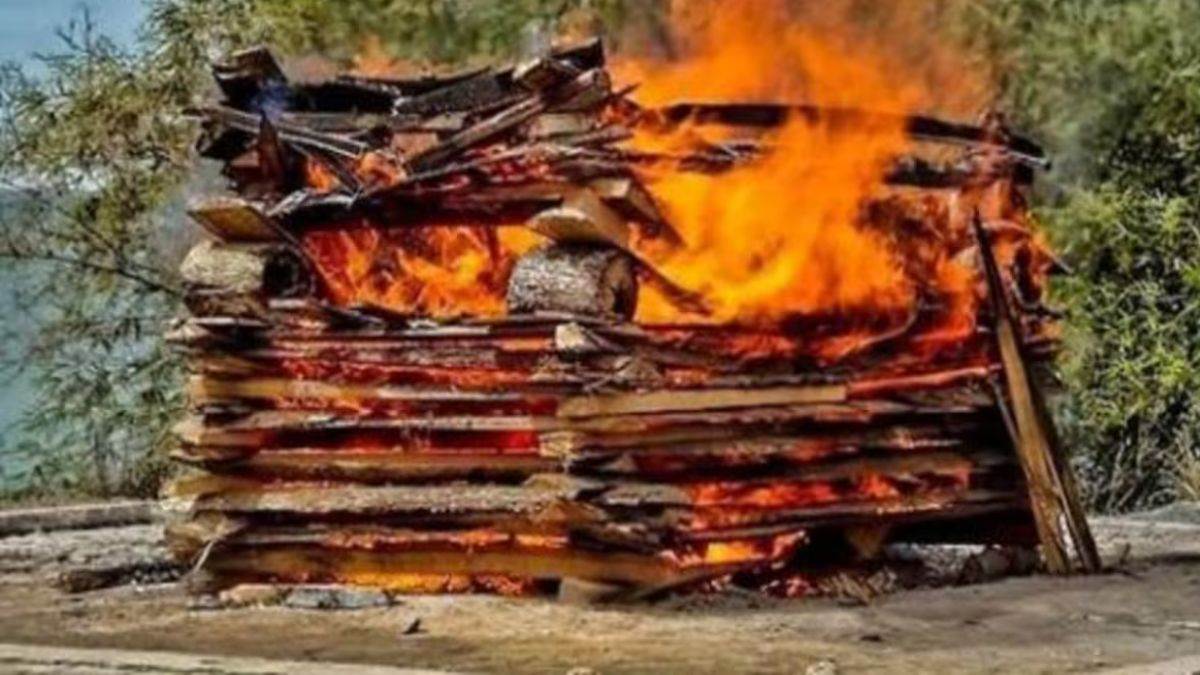 mother also died heart attack after seeing son dead body last rites performed on same pyre entire village mourns