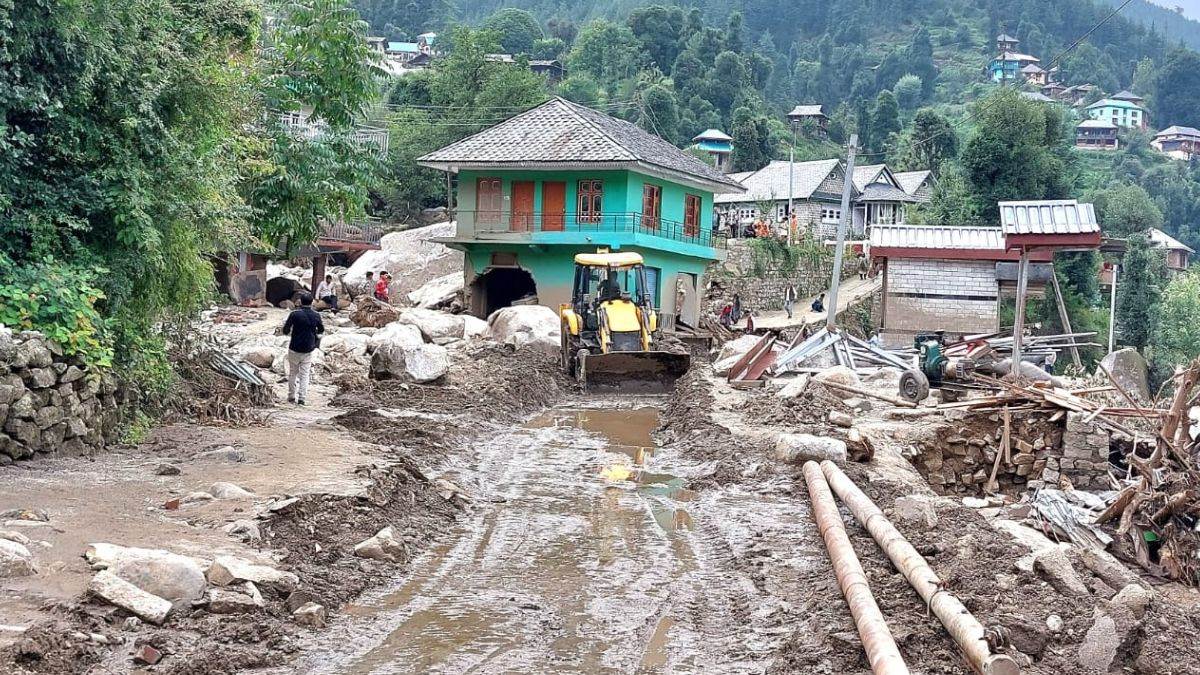 https://www.jagranimages.com/images/newimg/10072025/10_07_2025-himachal_weather_alert_today_23980254.jpg