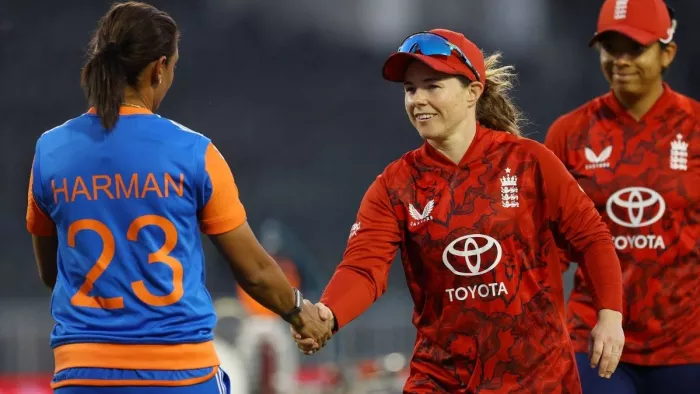 IND W vs ENG W 4th T20I: भारत ने इंग्लैंड को 6 विकेट से रौंदा