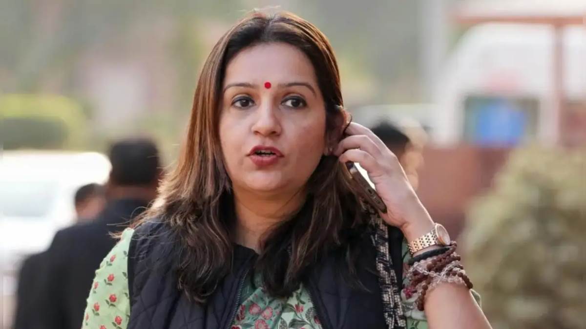https://www.jagranimages.com/images/newimg/10072025/10_07_2025-priyanka_chaturvedi_23980160.jpg
