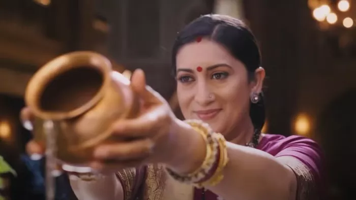 स्मृति ईरानी ने कितनी बढ़ा दी अपनी फीस (फोटो-इंस्टाग्राम)