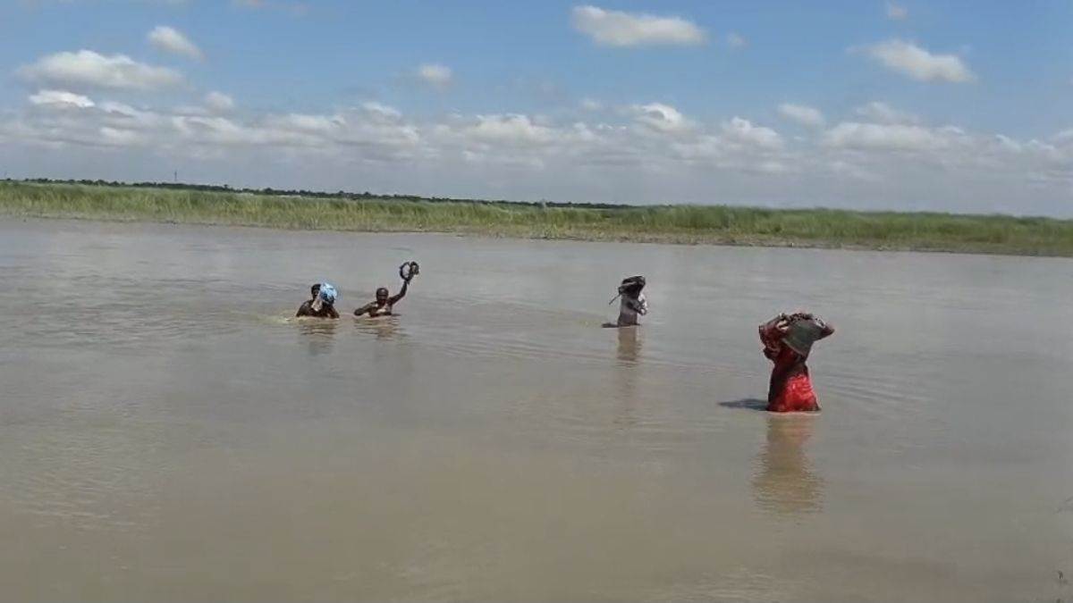 blo stunt river crossing reel for voter list duty backfires