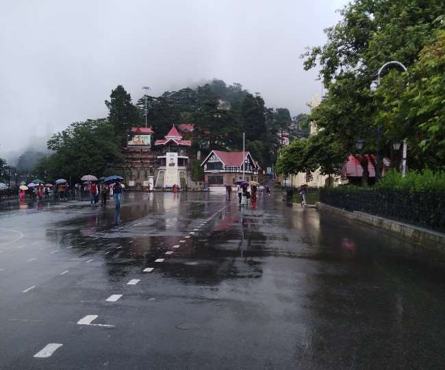 हिमाचल प्रदेश में रुक रुक कर बारिश का दौर जारी है।