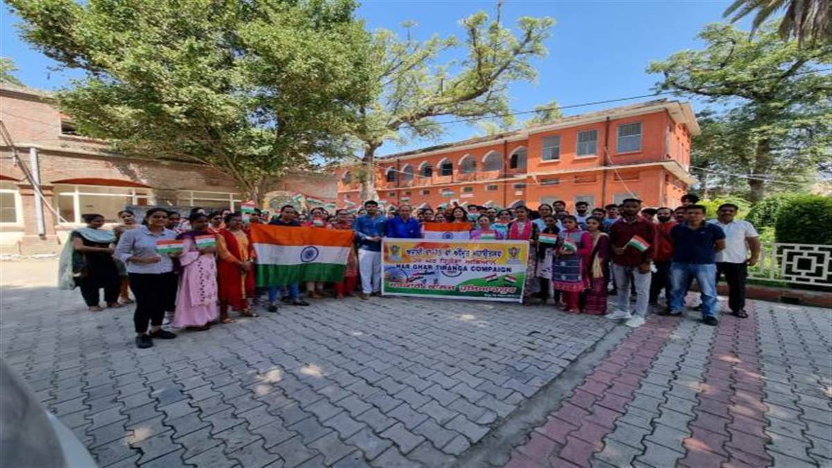 familiarize the students with the importance of the national flag
