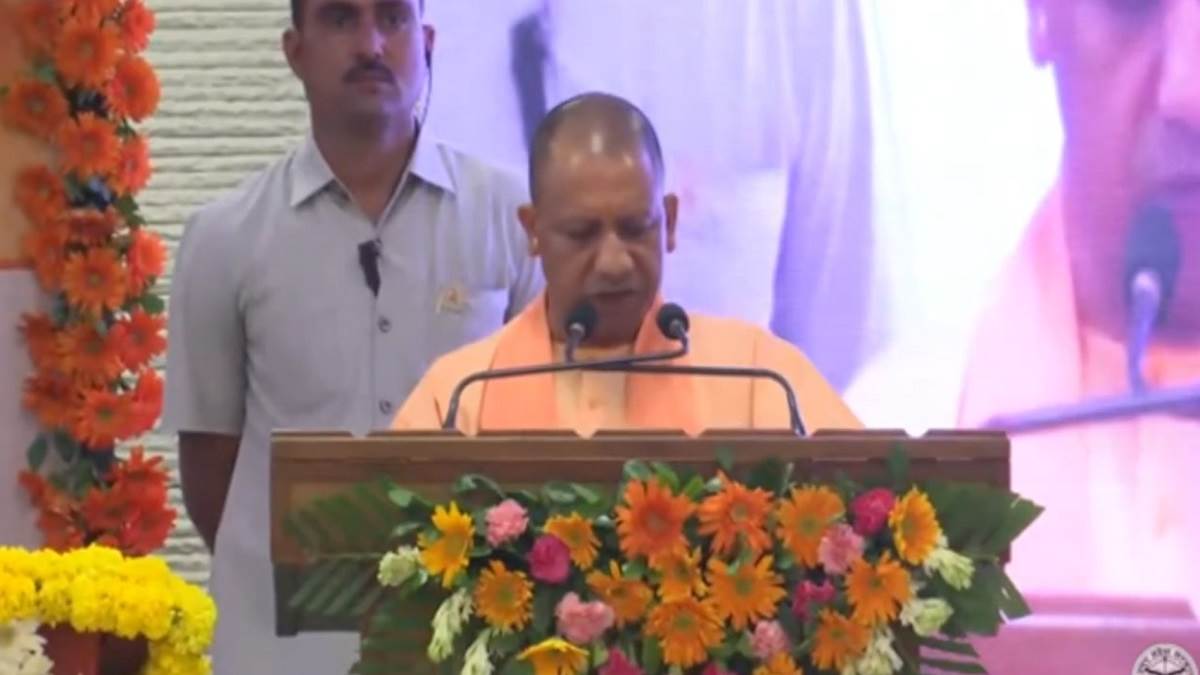 cm yogi adityanath inaugurate 35 anm training center in up and free dialysis centers in three cities