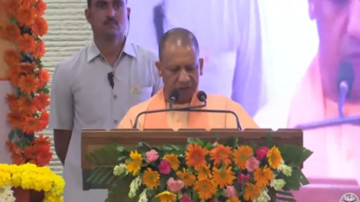सीएम योगी ने यूपी में 35 एएनएम प्रशिक्षण केंद्र और तीन शहरों में मुफ्त डायलिसिस सेंटर्स का किया शुभारंभ