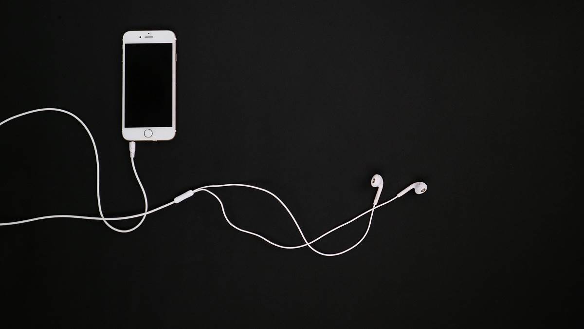 amazon great freedom festival sale offers on earphone under1000