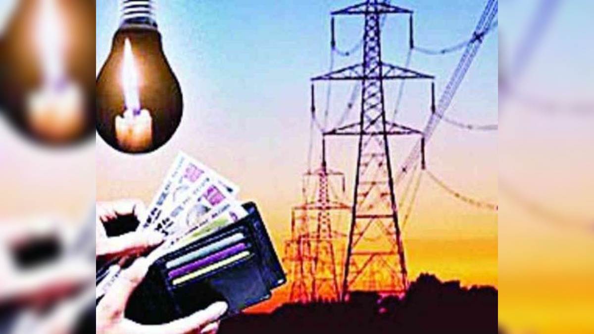 Lucknow News: बिजली उपभोक्ताओं को महीनों से कर रहे थे परेशान।