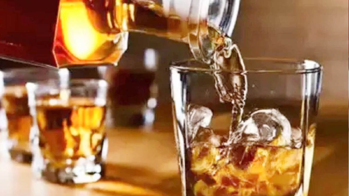 Liquor Sales In UP: यूपी आबकारी विभाग को जुलाई तक 1,710 करोड़ का मिला अधिक राजस्व