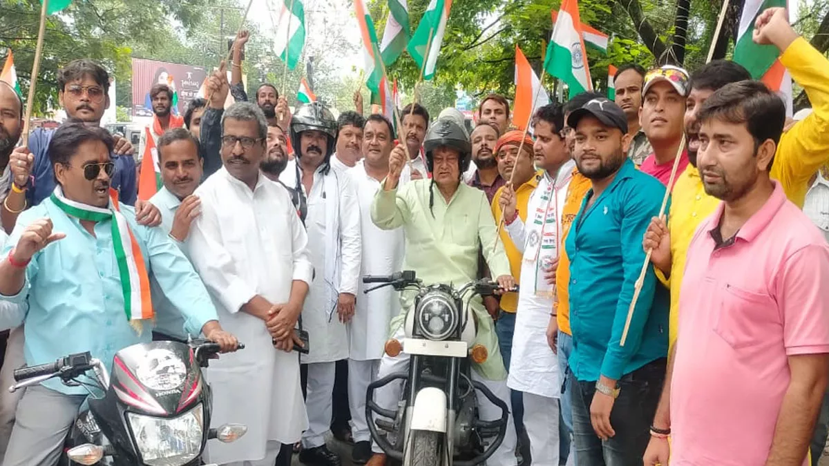 Dhanbad भाजयुमो महानगर ने निकाली हर घर तिरंगा अभियान में बाइक यात्रा