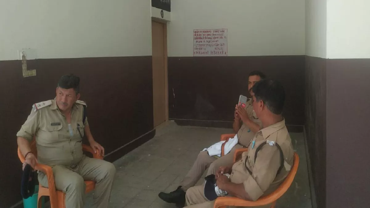 रुद्रपुर में चकबंदी अधिकारी का पेशकार रिश्वत लेते गिरफ्तार, संलिप्त अधिकारियों की भी होगी जांच