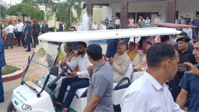 Kurukshetra पहुंचे पूर्व राष्ट्रपति रामनाथ कोविंद, गुरुकुल में प्राकृतिक खेती को लेकर करेंगे चर्चा