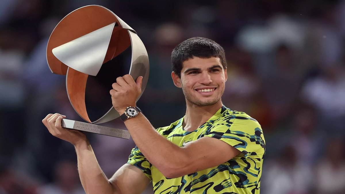 alcaraz beats ben shelton in first match of national bank open after wimbledon