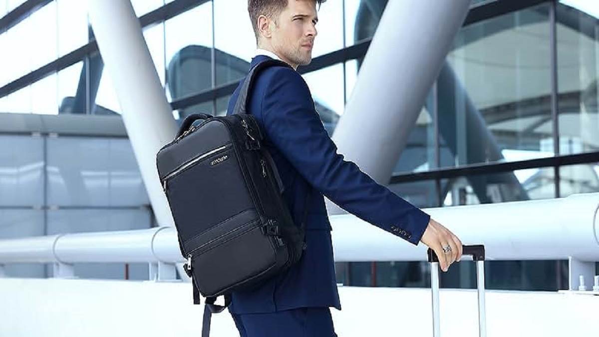 https://www.jagranimages.com/images/newimg/10082023/10_08_2023-best_laptop_backpacks_23497549.jpg