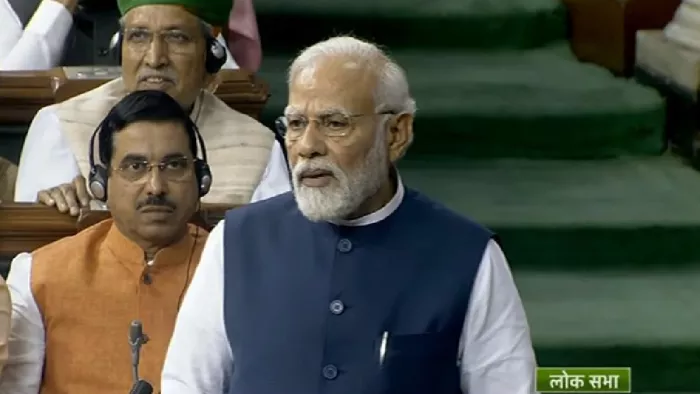 पीएम मोदी ने कहा कि आज की देश की आन बान और शान बना हुआ है एचएएल।