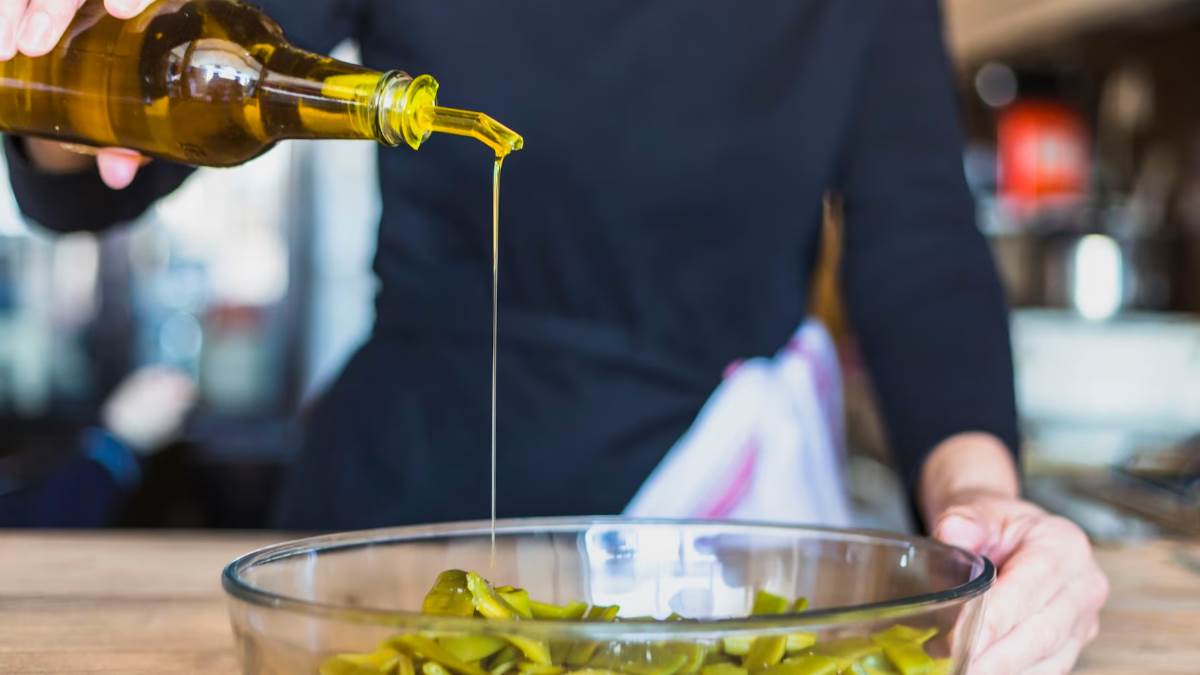 Best Oils For Weight Loss 3 ऐसे कुकिंग ऑयल्स जो तेजी से घटा सकते हैं