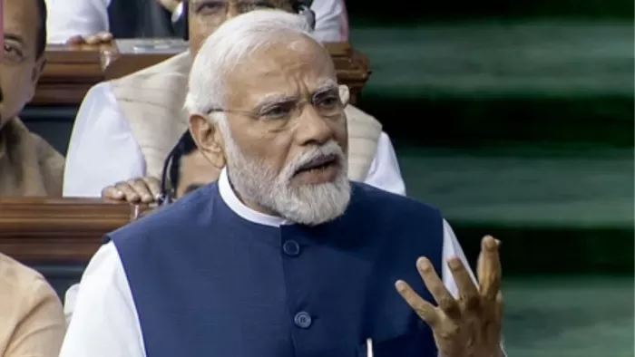 विपक्ष द्वारा लाए गए अविश्वास प्रस्ताव पर लोकसभा में बोलते हुए प्रधानमंत्री नरेंद्र मोदी। फोटोः एएनआई।