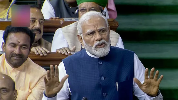 लोकसभा में अविश्वास प्रस्ताव पर चर्चा के दौरान पीएम मोदी सदन को संबोधित करते हुए। (फोटो- एएनआई)
