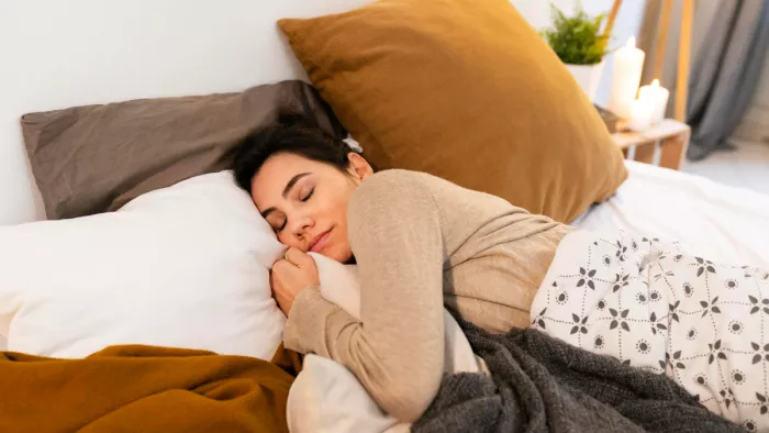 Health Risks of Poor Sleep: कम सोने की वजह से होने वाली हेल्थ प्रॉब्लम्स